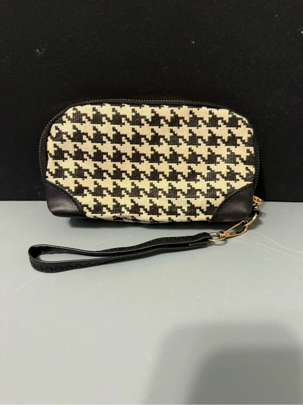 Houndstooth Wristlet Clutch in Black and Cream
